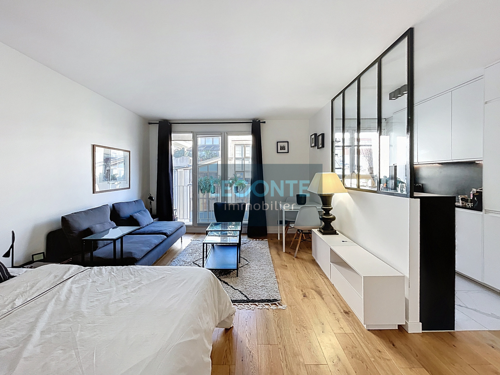 Image_1, Studio, Paris, ref :L10007351