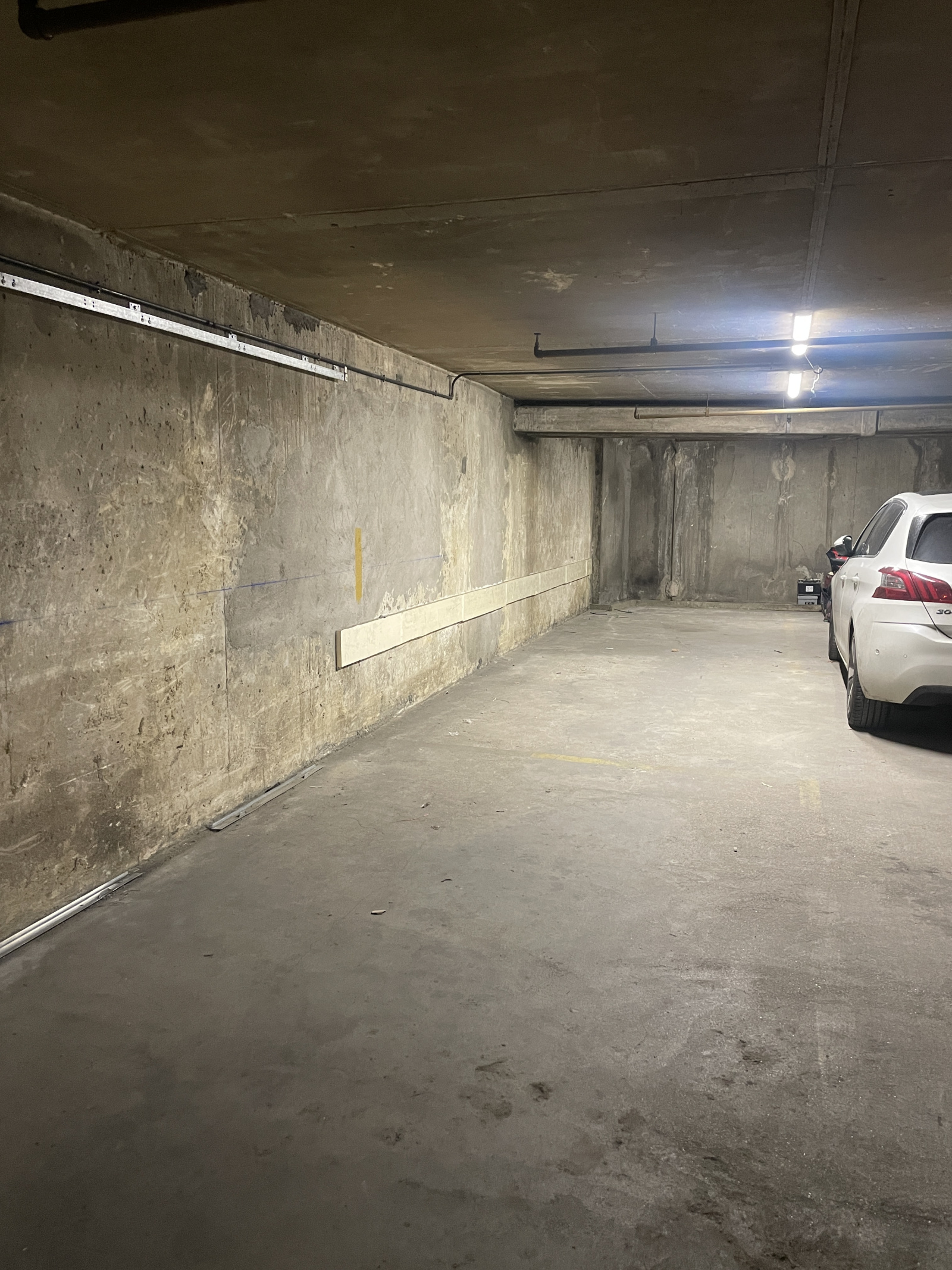 Image_3, Parking, Paris, ref :L10007355