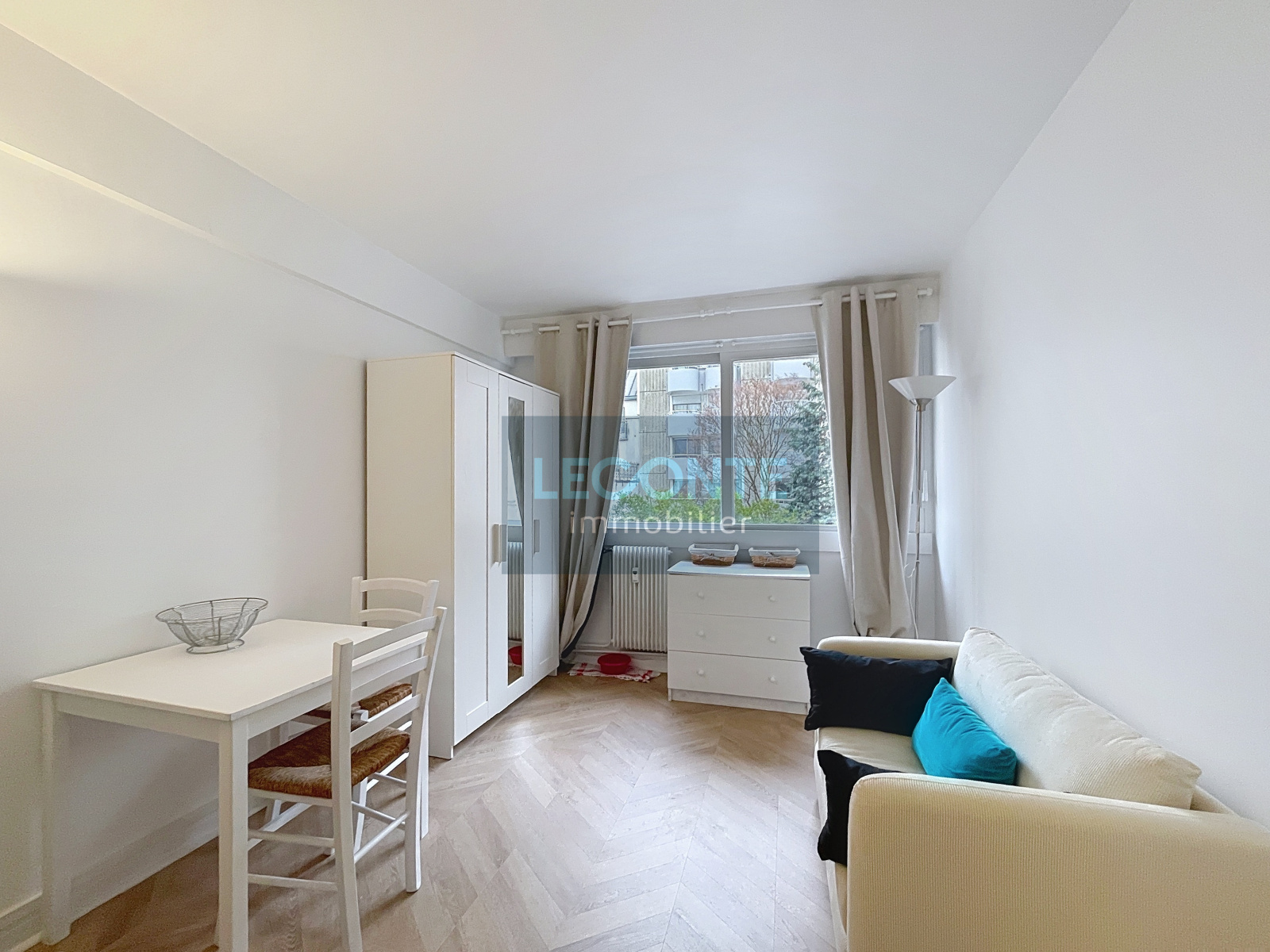 Image_1, Studio, Paris, ref :L10007348